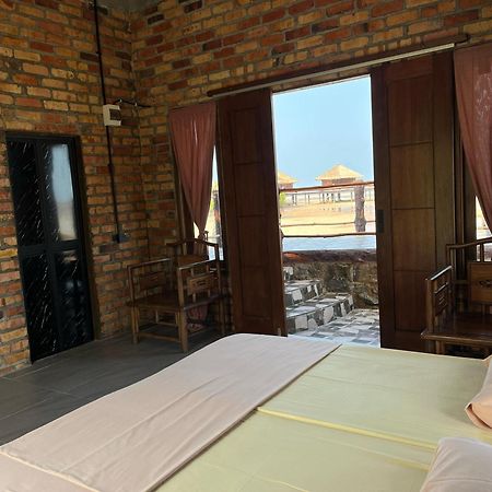 Loola Adventure Resort Teluk Bakau Exteriör bild